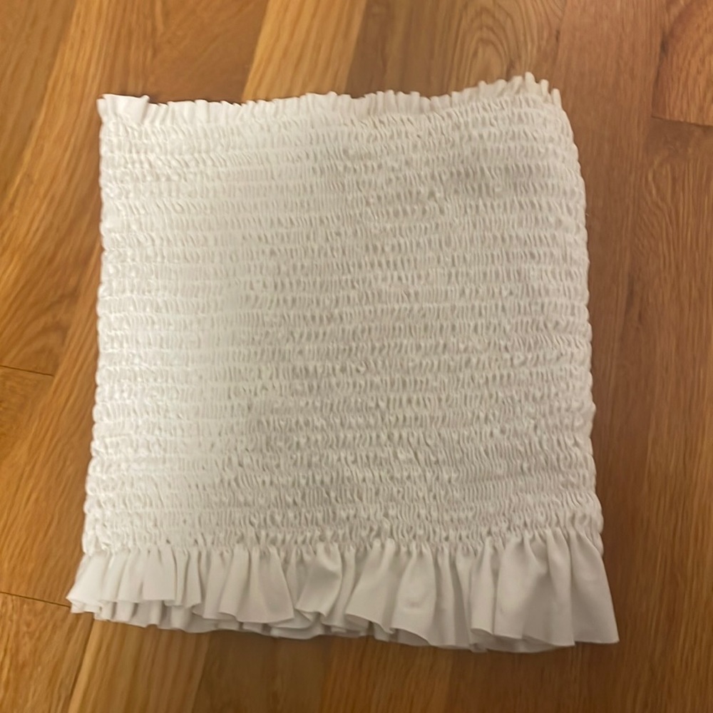 White tube top from gaze. Worn 3-4 times in great condition. Great closet staple